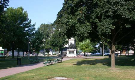 Victoria Park Square featuring one path that forms the Union Jack, 2005.; Department of Planning, City of Brantford, 2005.