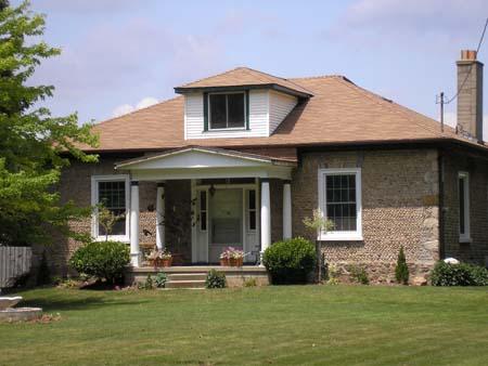 Of note is the cobblestone façade with roughly dressed corner quoins.; County of Brant, Community and Development Services, 2007.
