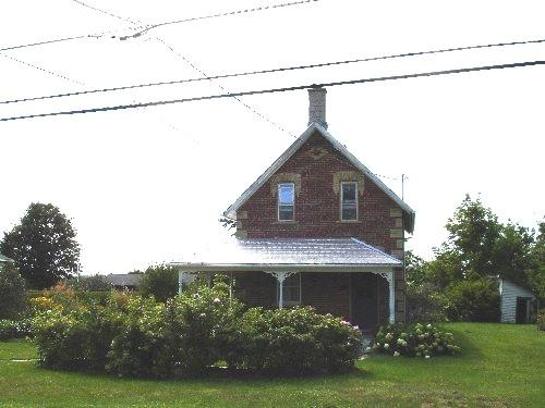 Front facade; RHI 2006