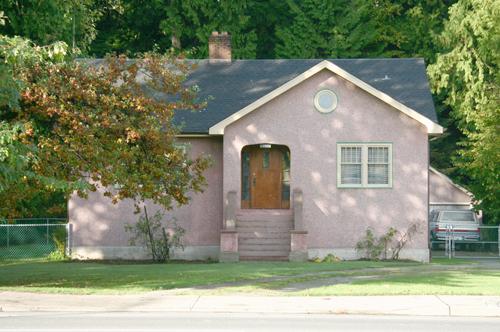 Exterior view of the Hoffman House, 2005; District of Pitt Meadows, 2005