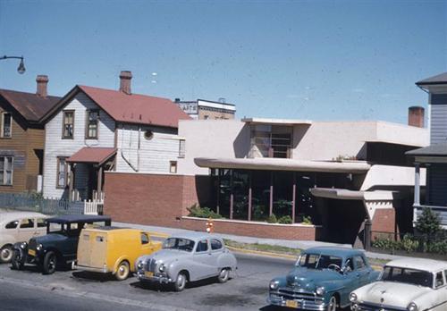 Historic exterior view of the CNIB Building, c.1950s.; Collection of Chris Gower; gift from John Di Castri.