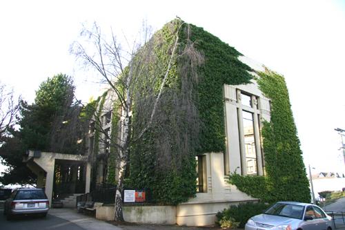 Exterior view of the Bay Street Substation, 2006; City of Victoria, 2006
