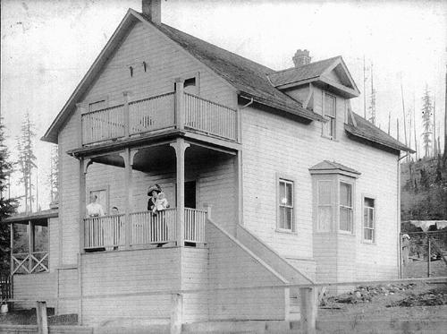 Eleanor Campbell (left) with her son Norman and a neighbour, on the verandah of the newly completed house, 1900.; Allen & Kirsten Gerllays, with permission