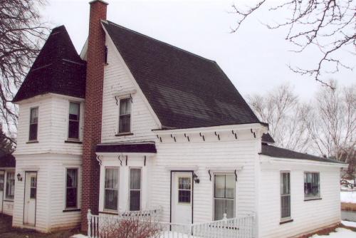 Showing northeast elevation; Province of PEI, Carter Jeffery, 2007