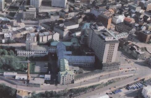 Aerial view of Hôtel-Dieu de Québec during the last quarter of the 20th century.; Parcs Canada | Parks Canada