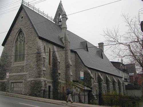 North façade showing the slope of King Edwards Avenue; OHT, 2005