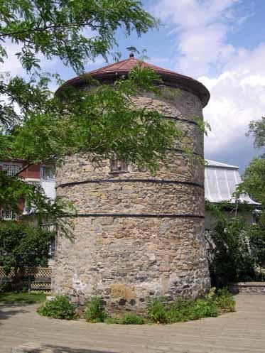Moulin à vent de l'Hôpital-Général-de-Québec; Ministère de la Culture, des Communications et de la Condition féminine, Marie-Claude Côté, 2003