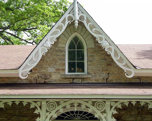 Detail of gable and verandah fretwork, including thistles in the spandrels – 2006; OHT, 2006