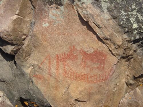Detail view of the pictographic symbols at Mazinaw Pictographs National Historic Site of Canada, 2008.; Agence Parcs Canada / Parks Canada Agency, Erica Lenton, 2008.