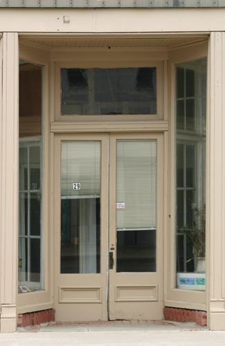 Detail view of the main entrance of the Murphy Block, Carberry, 2008; Historic Resources Branch, Manitoba Culture, Heritage, Tourism and Sport, 2008