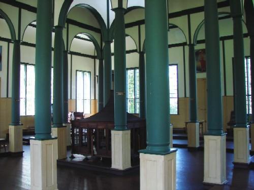 View showing the arc in the background; OHT, 2006