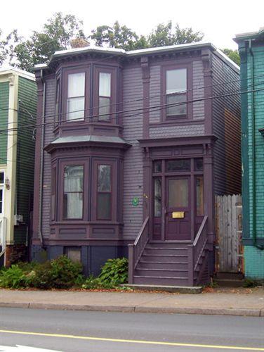 Front elevation, 2548 Gottingen Street, Halifax, NS, 2008.; Heritage Division, NS Dept. of Tourism, Culture and Heritage, 2008