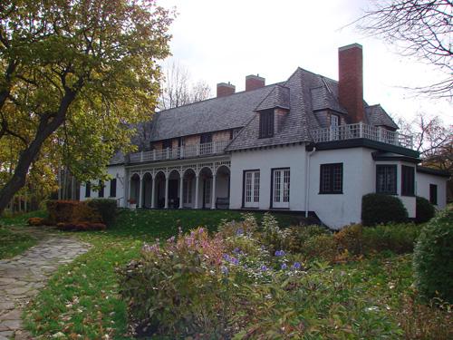 Front (north) and west elevations of The Stephen Leacock House.; OHT, 2006
