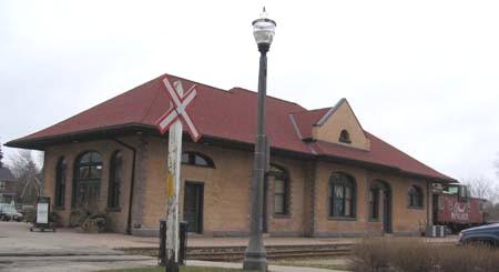 Featured is the hipped roof, 2007.; Kayla Jonas, 2007.