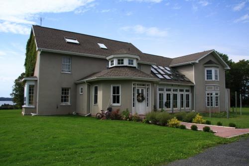 Showing back elevation; Images East Photography, 2008
