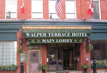 Entrance to the main lobby of the Hotel from Queen Street, 2007.; Lindsay Benjamin, 2007.