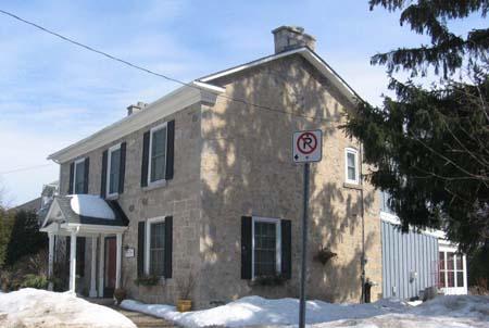 View of the northwest corner of 240 Union Street West, 2007.; Kayla Jonas, 2007.