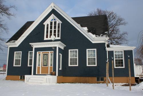 Showing front elevation; Province of PEI, Donna Collings, 2007