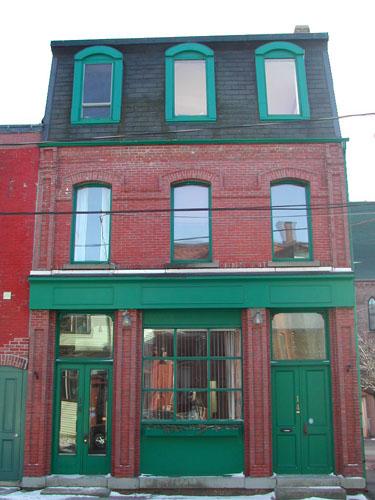 This photograph shows the contextual view of the building, 2005; City of Saint John
