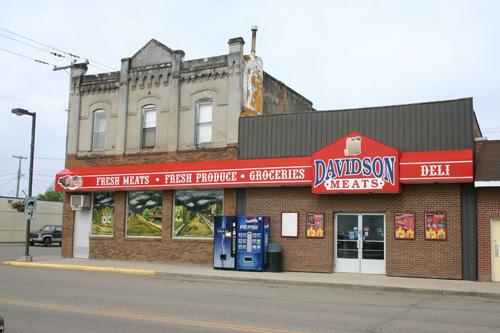 Contextual view, from the northeast, of the Davidson Building, Carberry, 2008; Historic Resources Branch, Manitoba Culture, Heritage, Tourism and Sport, 2008