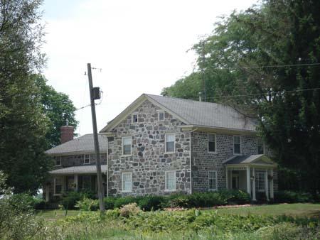 Of note is the two-bay west elevation and rear addition.; Martina Braunstein, 2007.