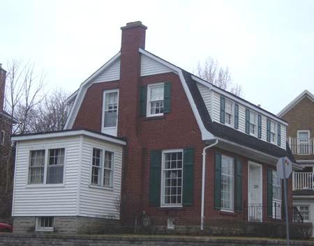 Depiction of the gambrel roof, 2007.; Lindsay Benjamin, 2007.