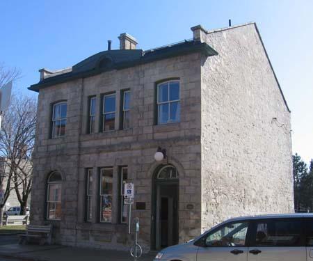 Featured is the symmetrical west façade.; Lindsay Benjamin, 2007.