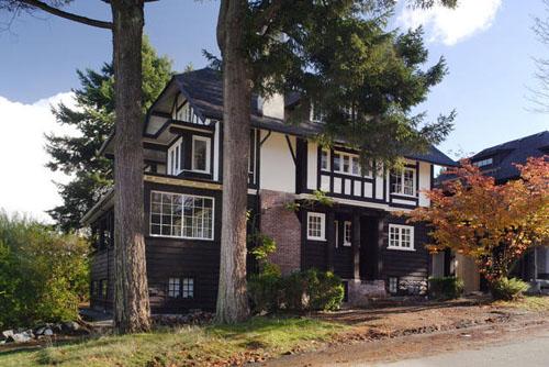 Exterior view of the Hanning House; City of Vancouver, 2007