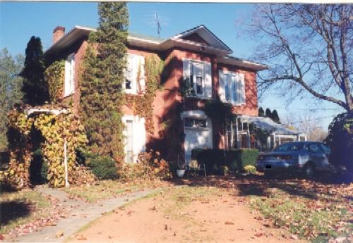 Front and side of the McKinnin-Smith Residence; Haldimand County 2007