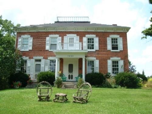Front of Dochstader Hotel; County of Haldimand, 2007.