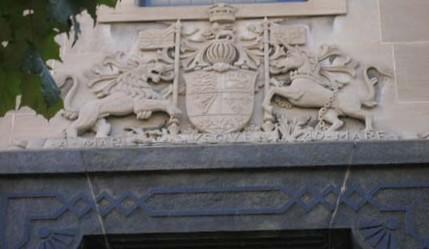 Featured is Canada's former Coat of Arms, situated above the central entrance on the façade.; Lyndsay Haggerty, 2007.