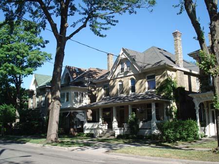 Featured is a streetscape within the East Woodfield District.; Martina Braunstein, 2007.