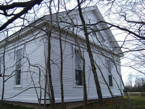 Rear elevation of the Amherst Point Baptist Church, Amherst Point, NS, 2009.; Heritage Division, NS Dept of Tourism, Culture and Heritage, 2009
