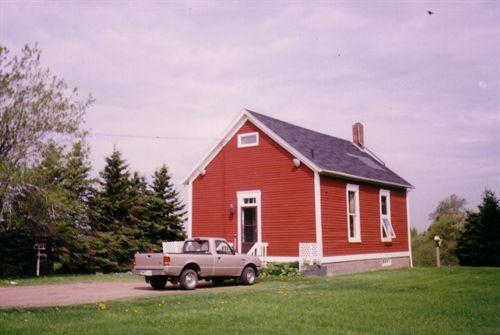View of Little Red School House with original gable window, ca. 1990.; Heritage Division, NS Dept of Tourism, Culture and Heritage, 2009