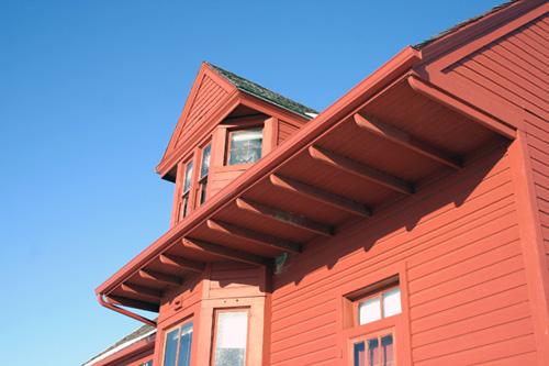 Detail view of the dormer and brackets of the former Miami Northern Pacific and Manitoba Railway Station, Miami, 2009; Historic Resources Branch, Manitoba Culture, Heritage, Tourism and Sport, 2009