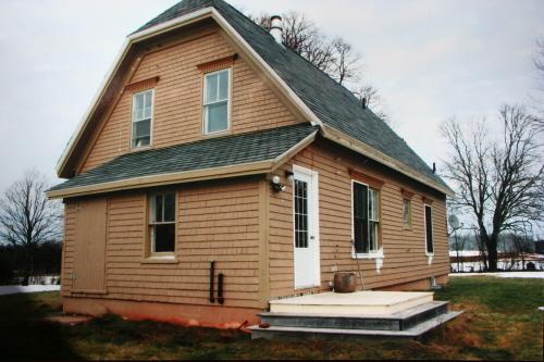 Showing back elevation; Donna Collings, 2008