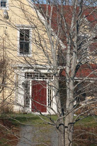 Main entry detail, Howard House, Middleboro, NS, 2009.; Heritage Division, NS Dept of Tourism, Culture and Heritage, 2009