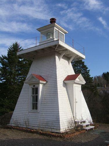 Front elevation, Port Greville Lighthouse, Port Greville, NS, 2009.; Heritage Division, NS Dept of Tourism, Culture and Heritage, 2009