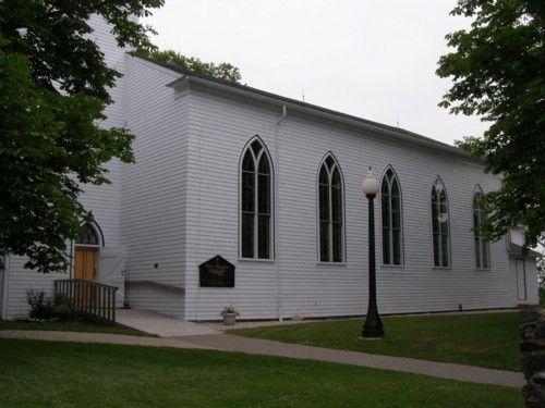 Regent Street elevation, St. Stephen's Anglican Church, Chester, Nova Scotia, 2007.; Heritage Division, Nova Scotia Department of Tourism, Culture and Heritage, 2007