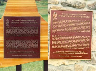 View of the plaques for the Maritime Archaic cemetery and the Phillip’s Garden Palaeo-Eskimo habitation site.; Parks Canada Agency / Agence Parcs Canada.
