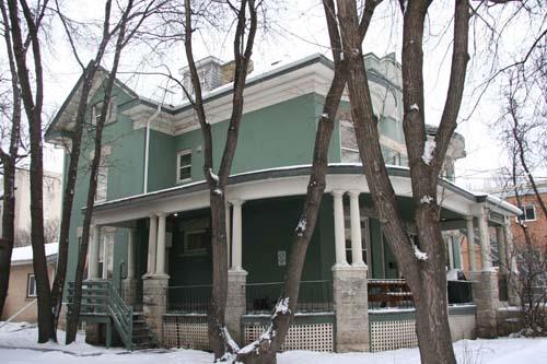 Primary elevations, from the southwest, of the John Duncan McArthur House, Winnipeg, 2009; Historic Resources Branch, Manitoba Culture, Heritage and Tourism, 2009
