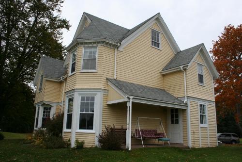 Showing east elevation; Donna Collings, 2007
