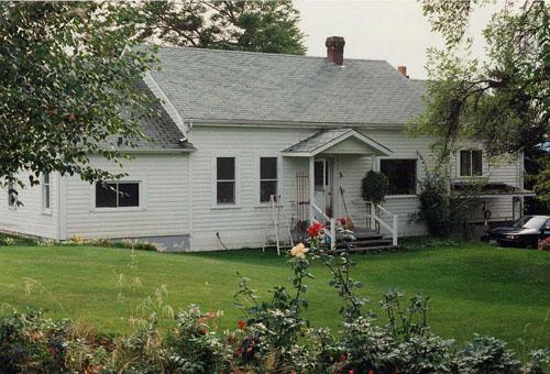 Exterior view of the Pooley House, 2004; City of Kelowna, 2004