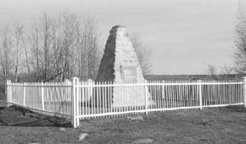 View of the HSMBC plaque and cairn.; Agence Parcs Canada / Parks Canada Agency