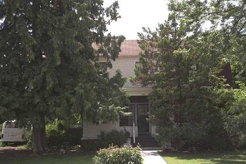 Exterior view of the Second Knowles House, 2005; City of Kelowna, 2005
