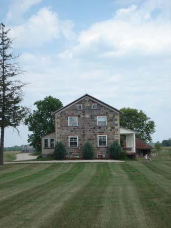 Of note is the medium gabled roof.; Kendra Green, 2007.