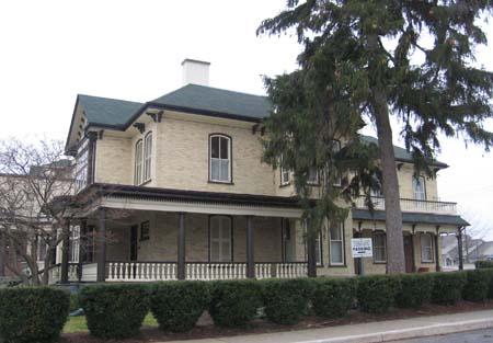 Featured is the smaller verandah on the northwest elevation including the turned balusters, 2007.; Lindsay Benjamin, 2007.