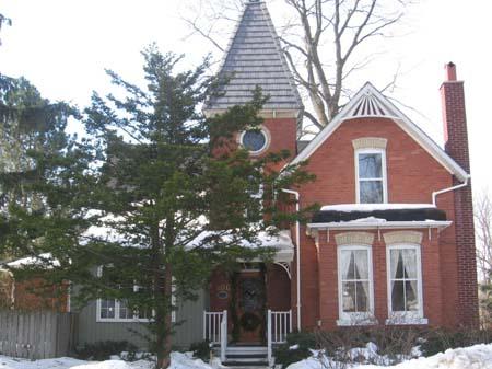 East façade of the Mansfield Cottage as seen from Smith Street, 2007.; Lindsay Benjamin, 2007.