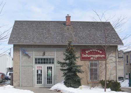 West facing façade, 2007; Lindsay Benjamin, 2007.