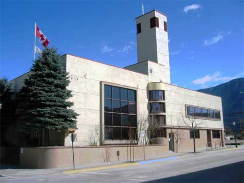 Exterior view of Revelstoke City Hall, 2004; City of Revelstoke, 2004